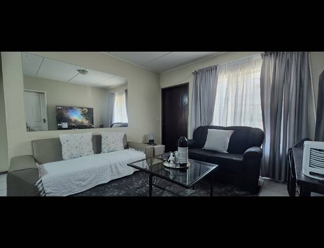 2 BEDROOM APARTMENT FOR SALE IN HONEYPARK